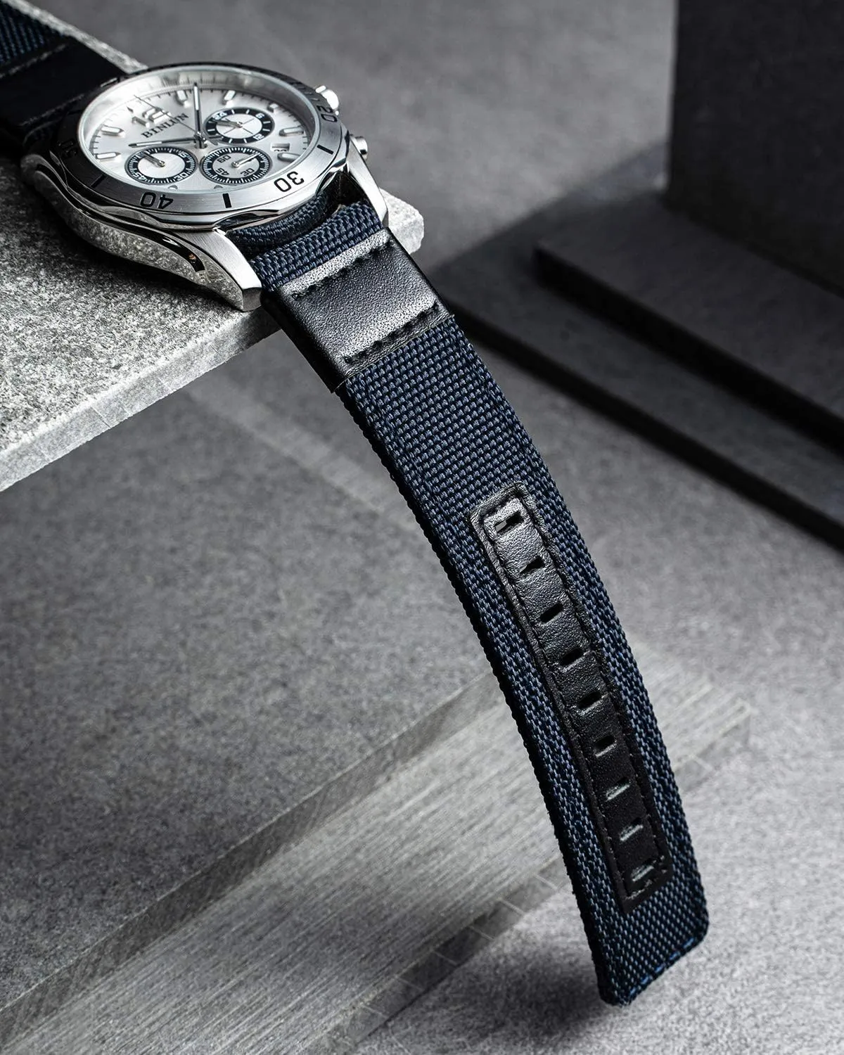 Black Blue Khaki Red Grey) BINLUN Watch Bands Classic Canvas Fabric with Genuine Leather Hybrid spectator Watch Straps Replacement Wristband with Black buckle in 4 sizes(18/20/22/24mm) 6 Colors (Brown Green 