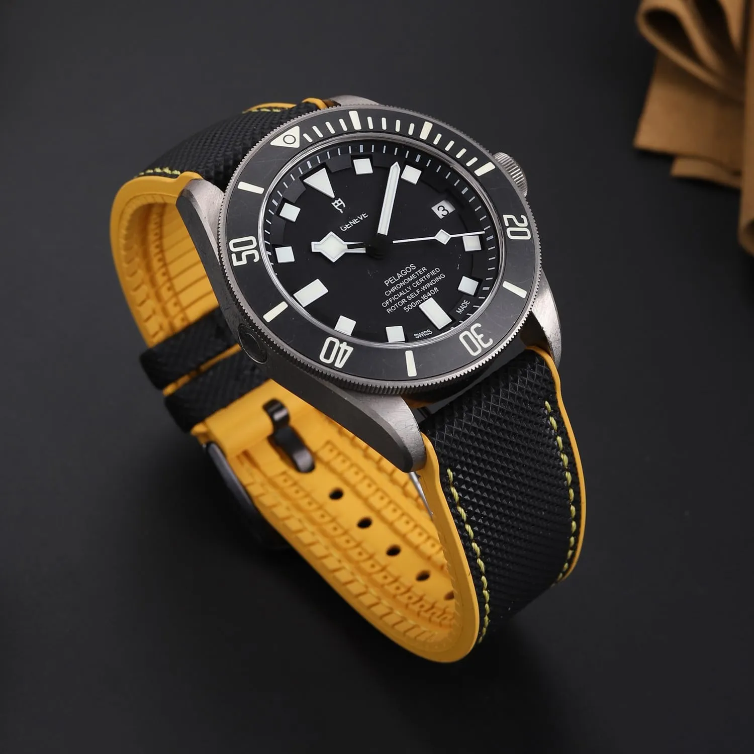 Breathable Durable FKM Rubber Watch Band Universal Replacement Band Strap for Men Women FKM Rubber traditionally precisely intestinal Nylon Watch Band 20mm 21mm 22mm 23mm 24mm Fluororubber Waterproof Soft 