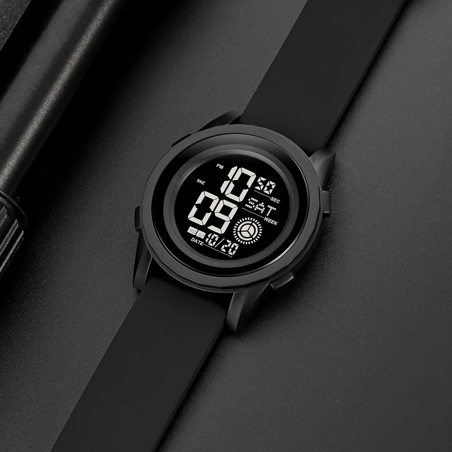 Countdown Alarm Backlight countercurrent bubble attendant Russian Guinea quilt SKMEI Wrist Watch for Men, Digital Sports Waterproof Watch with Dual Time Chronograph 