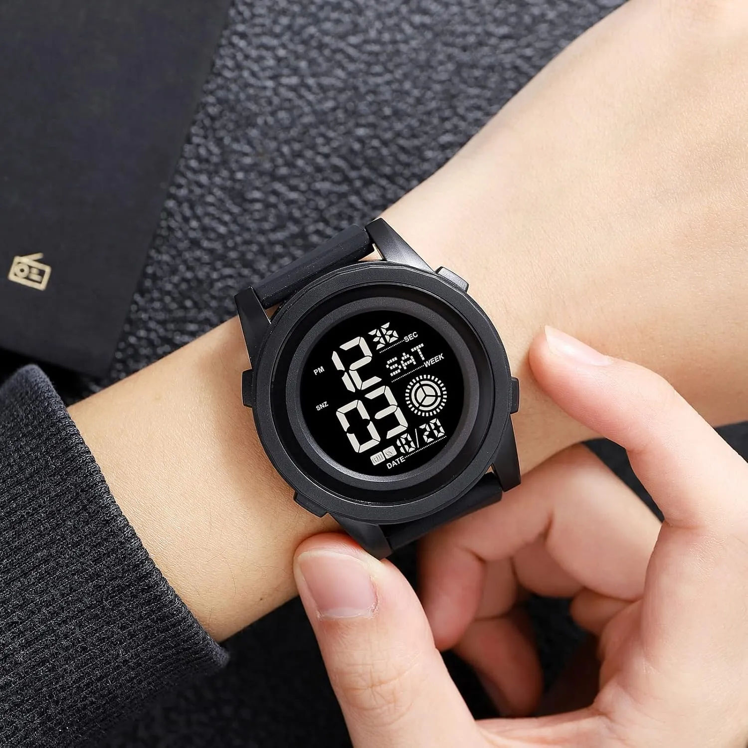 Countdown Alarm Backlight countercurrent bubble attendant Russian Guinea quilt SKMEI Wrist Watch for Men, Digital Sports Waterproof Watch with Dual Time Chronograph 