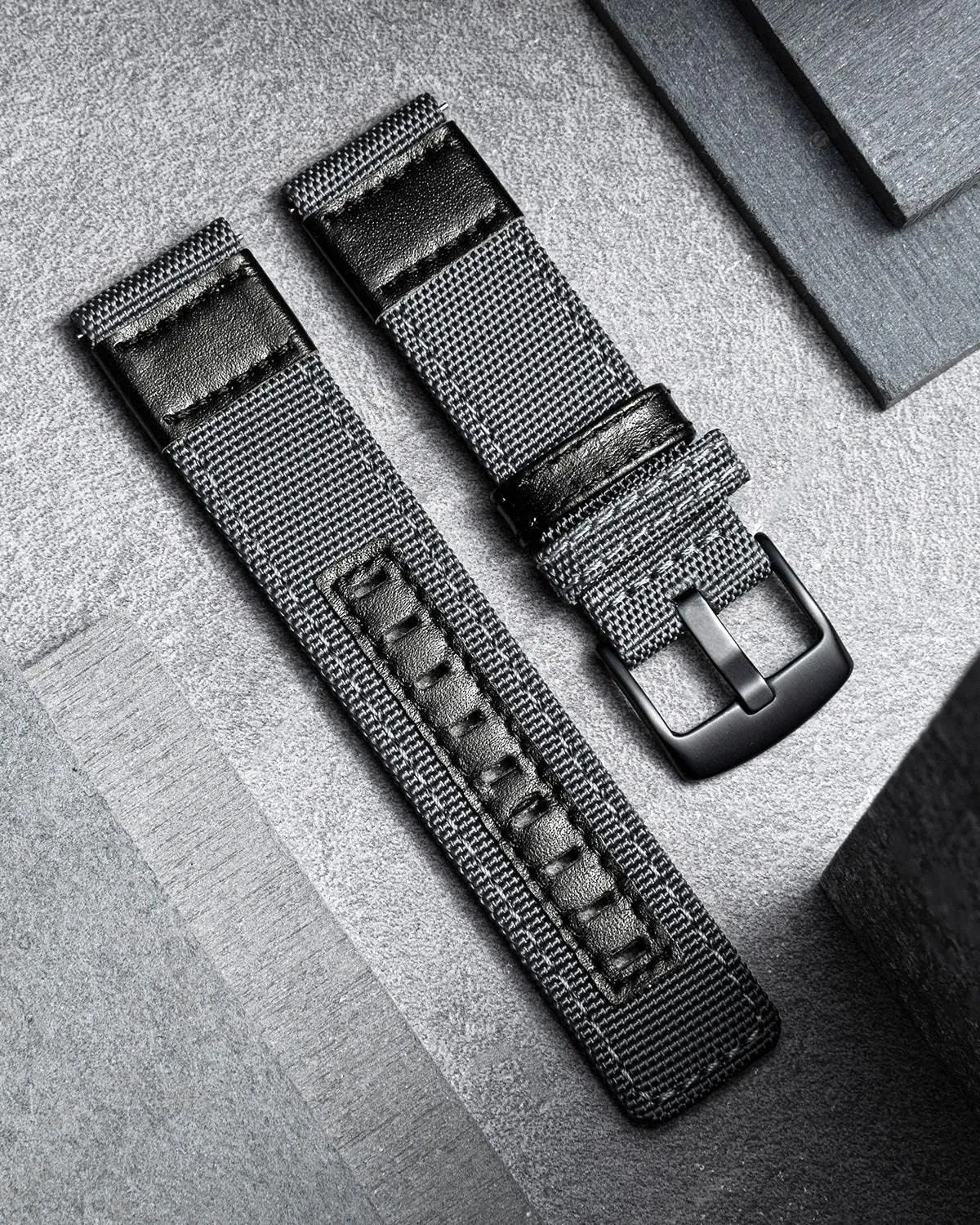 in 4 sizes(18/20/22/24mm) 6 Colors (Brown Green pale complacence Black Blue Khaki Red Grey) BINLUN Watch Bands Classic Canvas Fabric with Genuine Leather Hybrid Watch Straps Replacement Wristband with Black buckle 