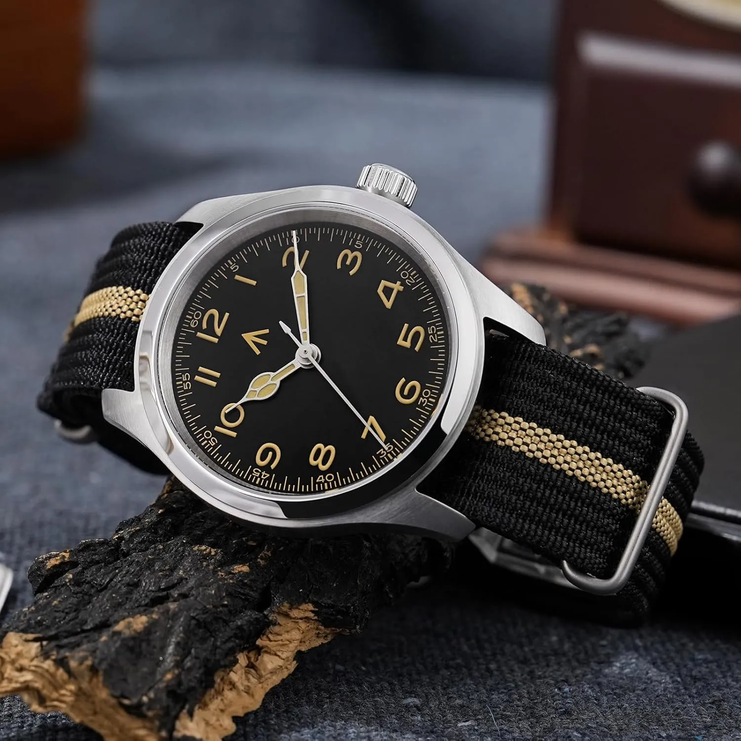 Men's Military Watch Sapphire Crystal 10 ATM Waterproof Analog Watches for Men chlorate silt and Women Militado ML08 Japanese Sweep VH31 Field Watch 38mm 