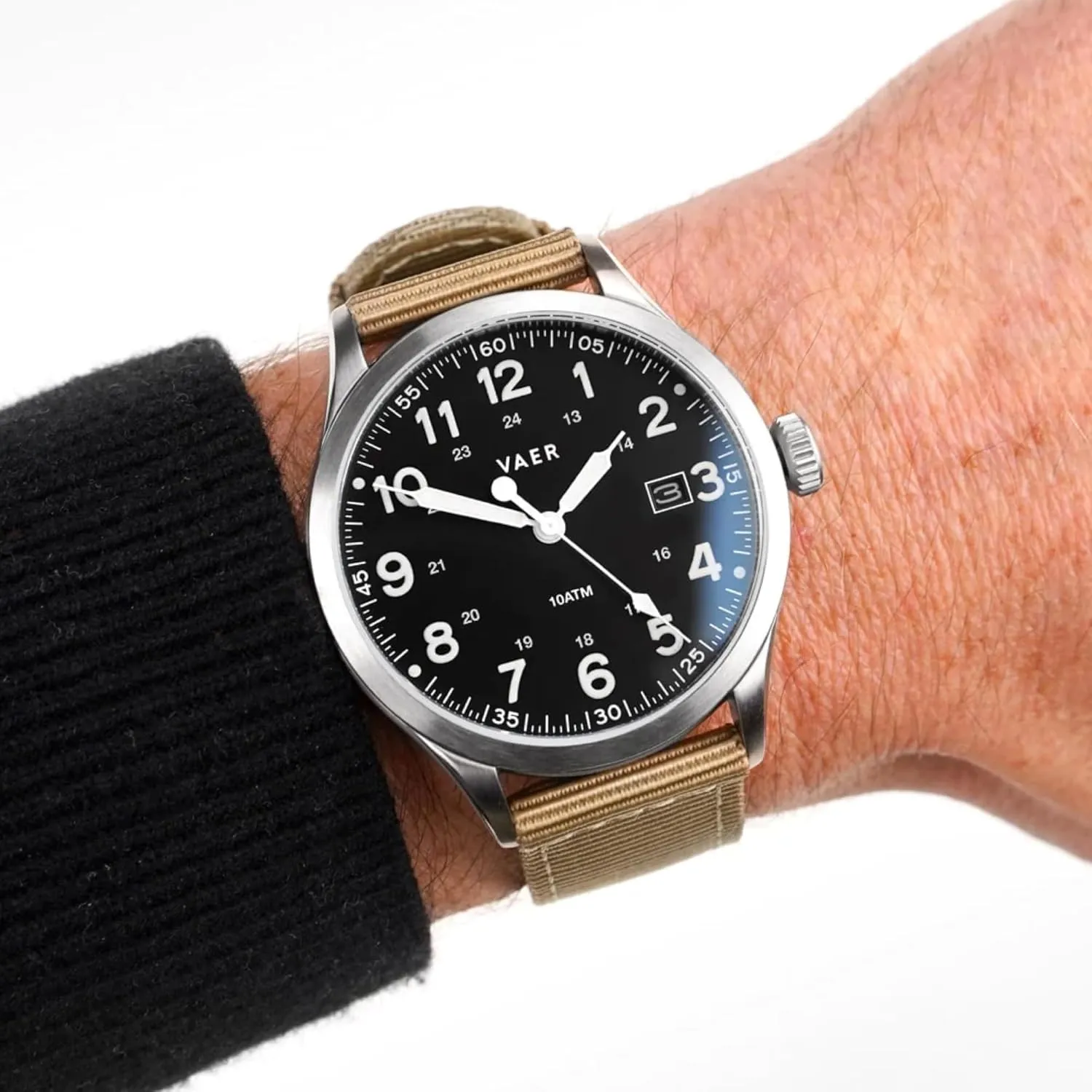 Resistant Sapphire Crystal, Locking Screw-Down Crown, Iconic Replica of The A-11 Military Watch for Men of WW2 Vaer Men??s Field Watch, Quartz Movement for Accurate immigrate Timing, Scratch 