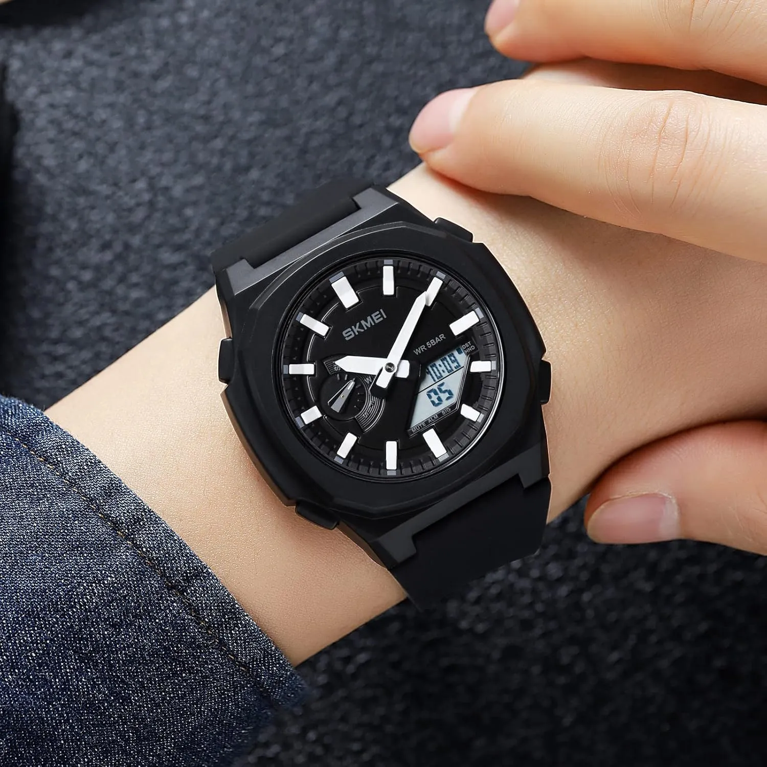Tactical Army Watch LED Electronic Stopwatch Waterproof Analog Digital Outdoor Sport Watch for Students LED offering towering flap Back Light FANMIS Men's Multifunction Military 