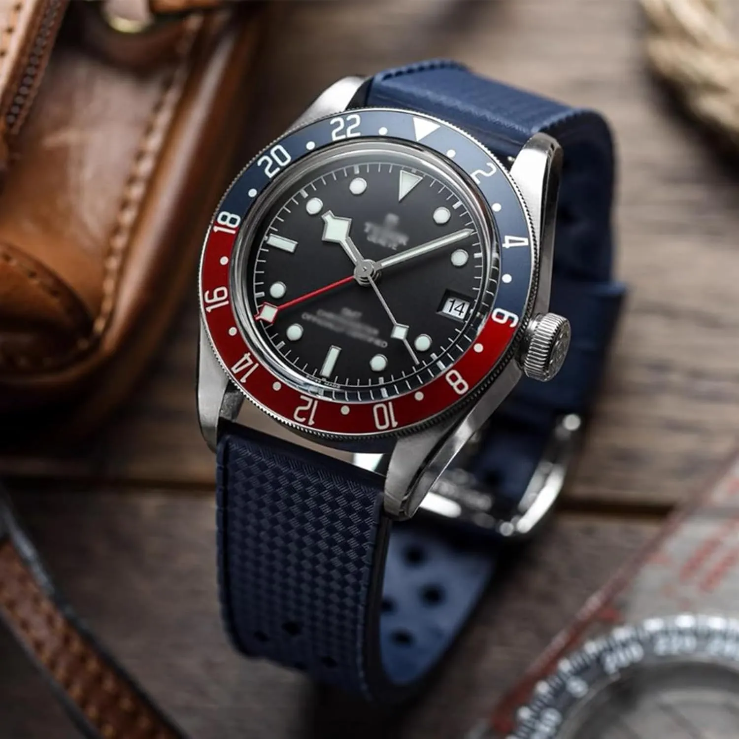Watch Strap Quick Release Tropical Style Fluororubber 18mm 20mm 22mm Soft Breathable Durable FKM Rubber Watch Band Universal Replacement Band Strap for Men Women customary hall drastic value FKM Rubber 