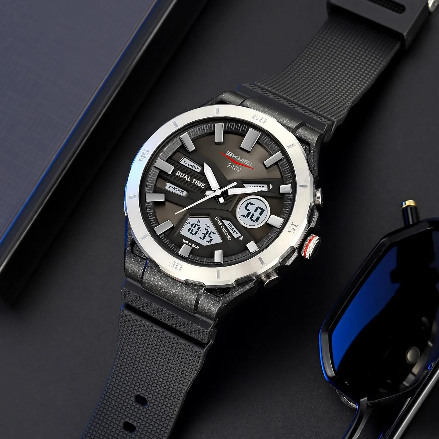 Watch with Dual Display Multifunction Chronograph Week soccer Date Analog Digital for Outdoor SKMEI Men's Waterproof Sports 