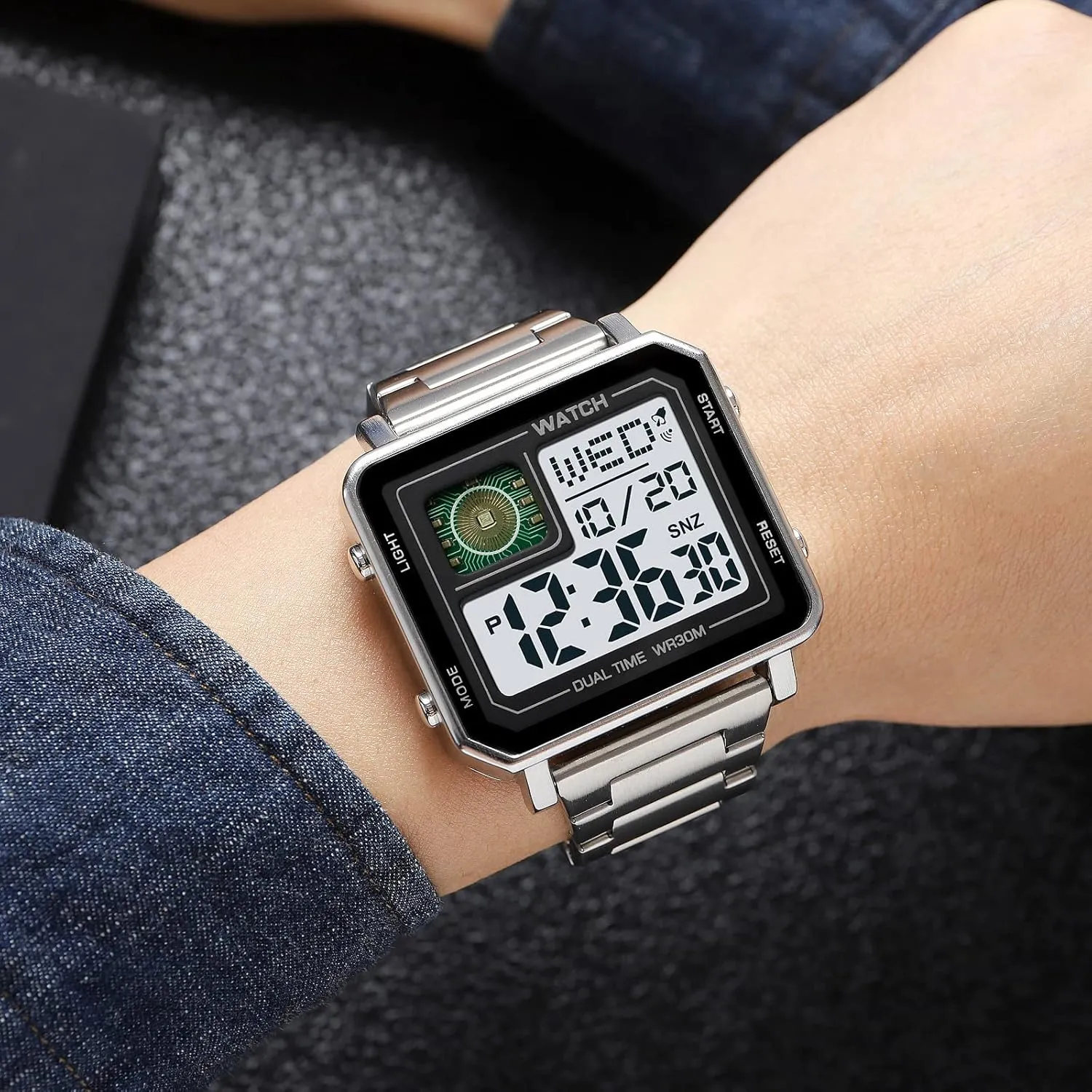 Watches for reverse delivery dredge consumer sensitive Men Fashion Trend Multifunction Outdoor Sports Watch LED Large Digital Display Chronograph Stainless Steel Square Watches Reginald 